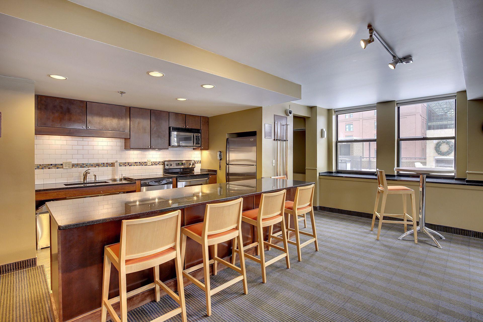 401 S 1st Street Unit: 605