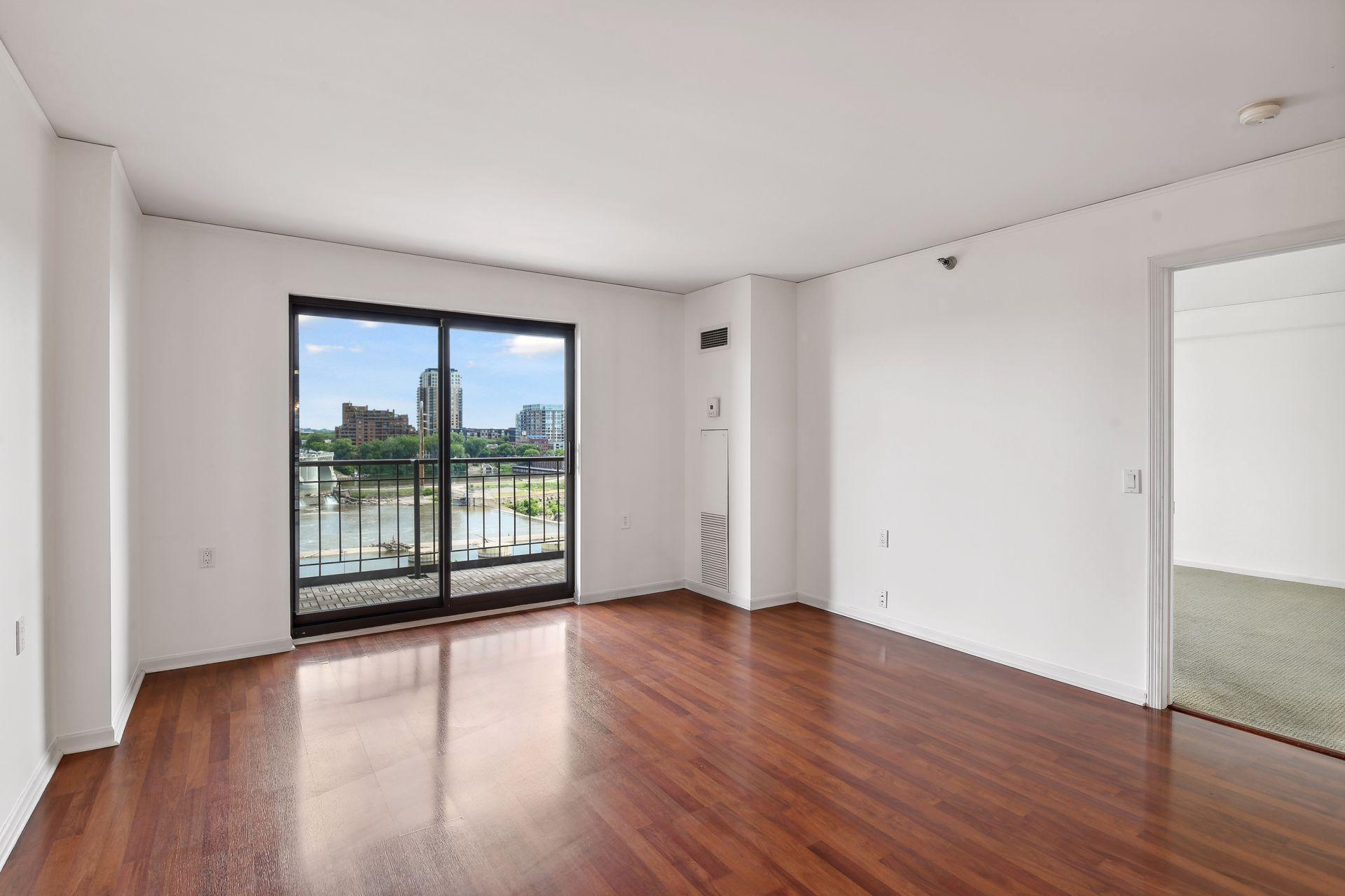401 S 1st Street Unit: 605