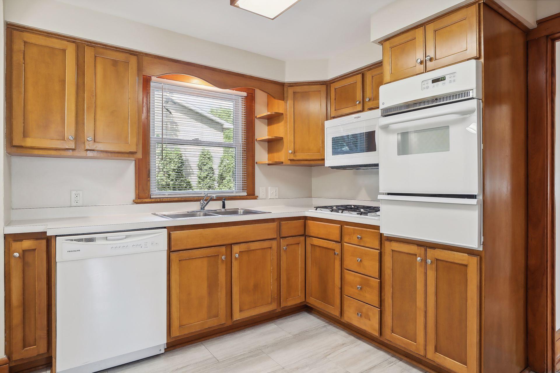 2216 Ulysses Street NE