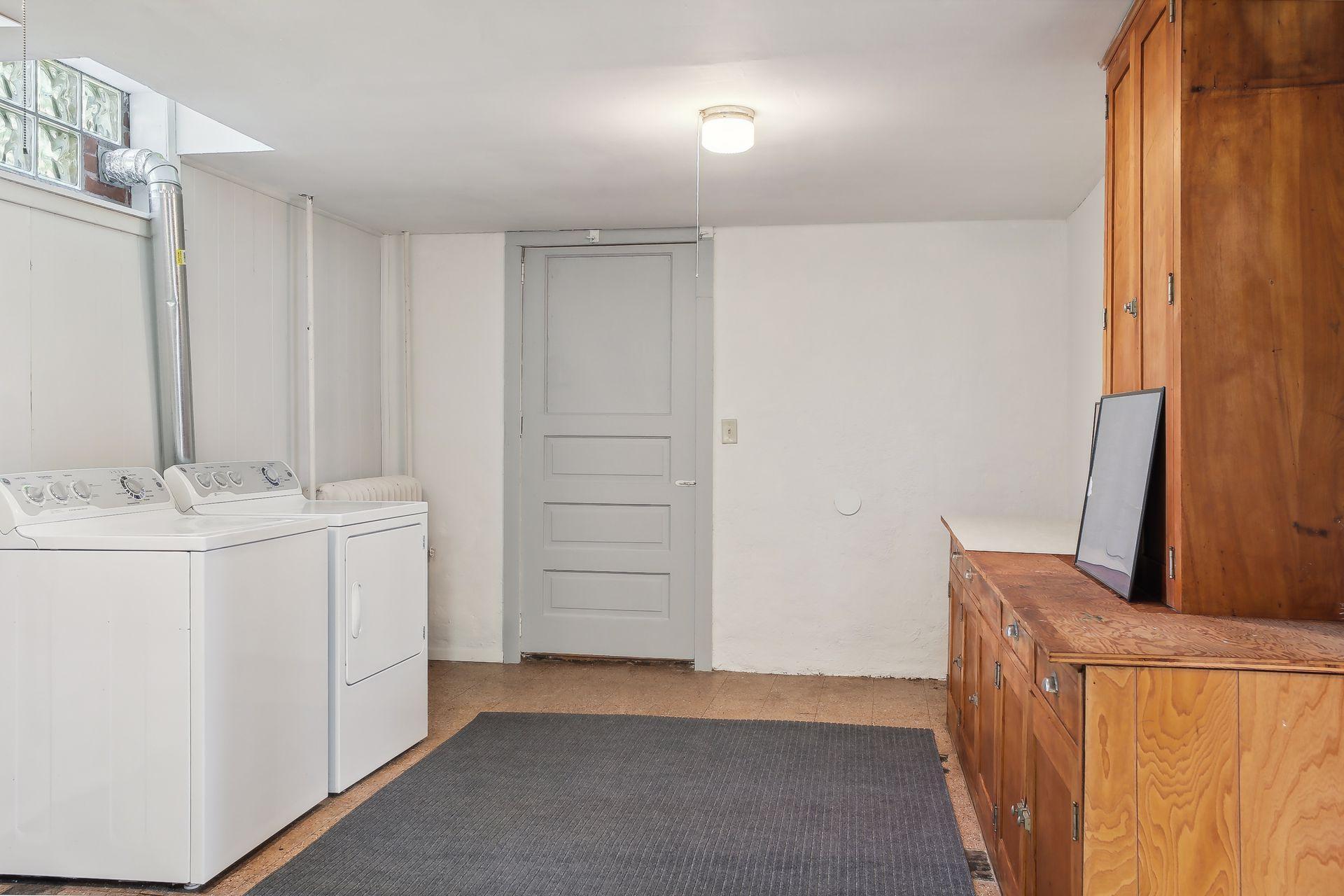 2216 Ulysses Street NE