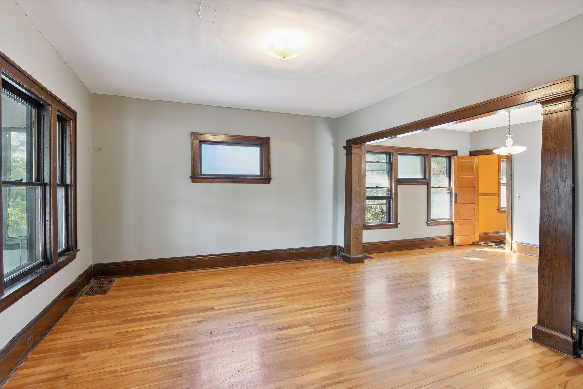 824 5th Street NE
