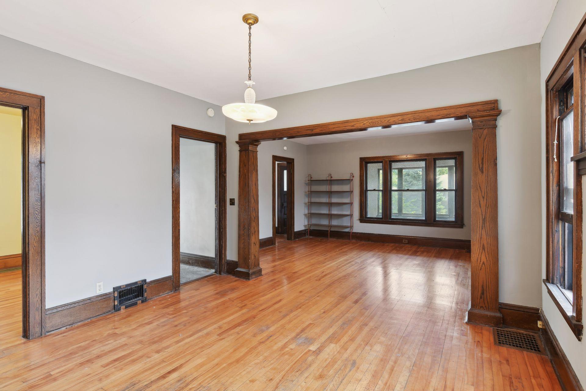 824 5th Street NE