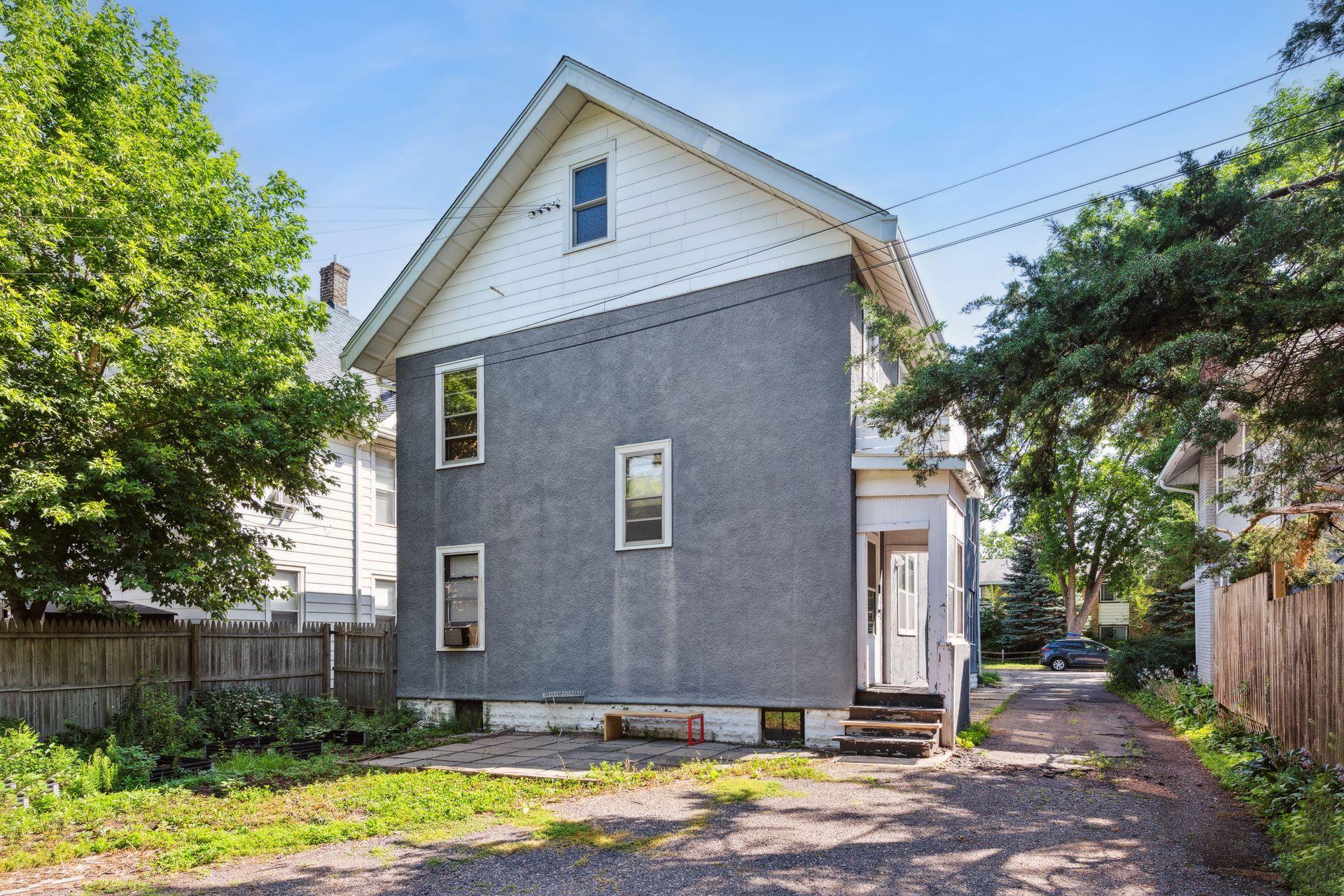 824 5th Street NE