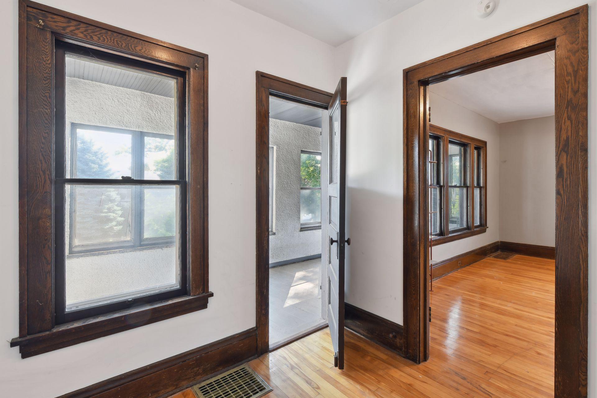 824 5th Street NE