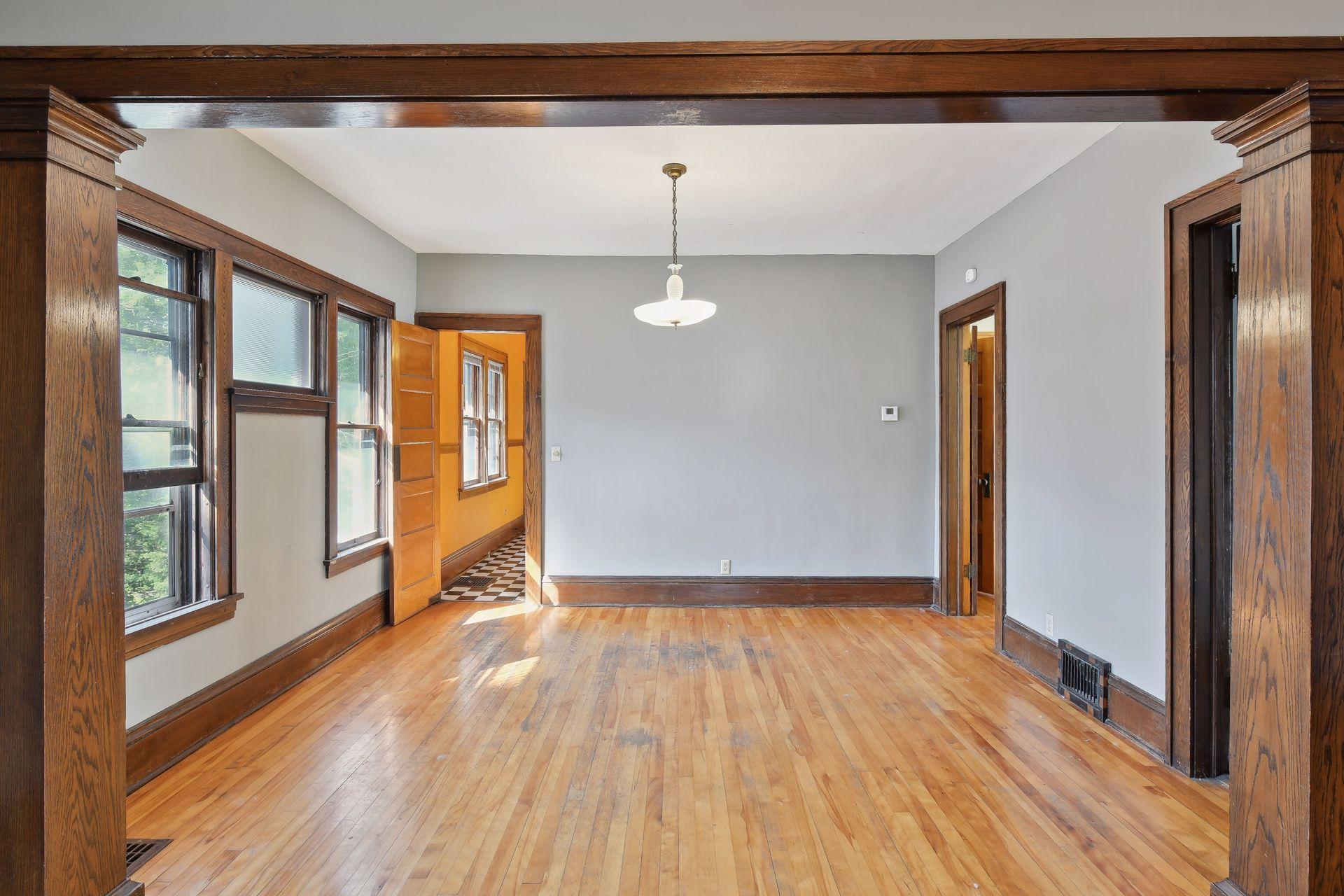 824 5th Street NE