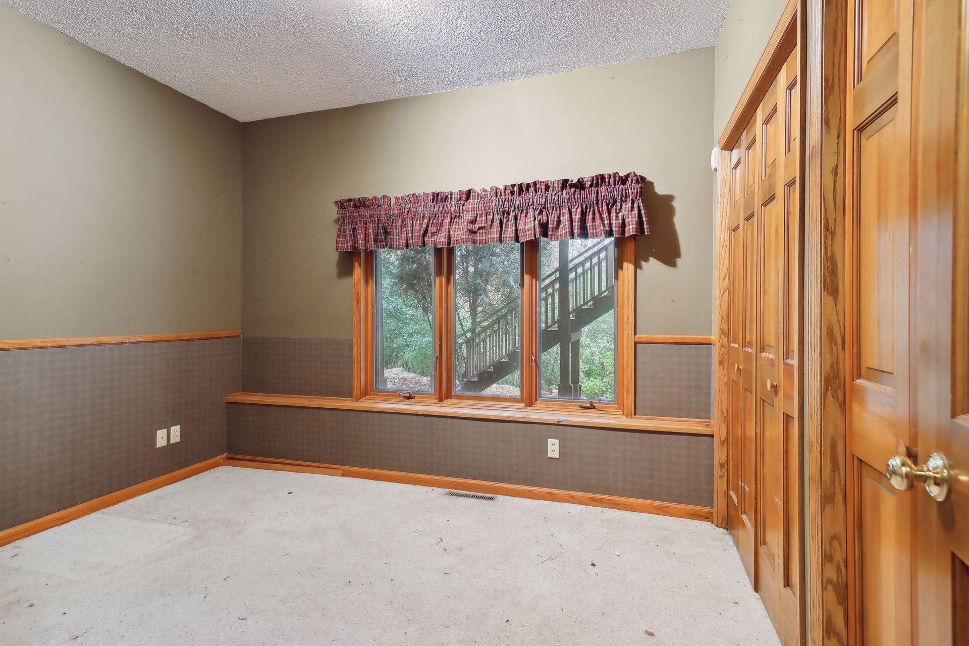 5480 Maple Ridge Court