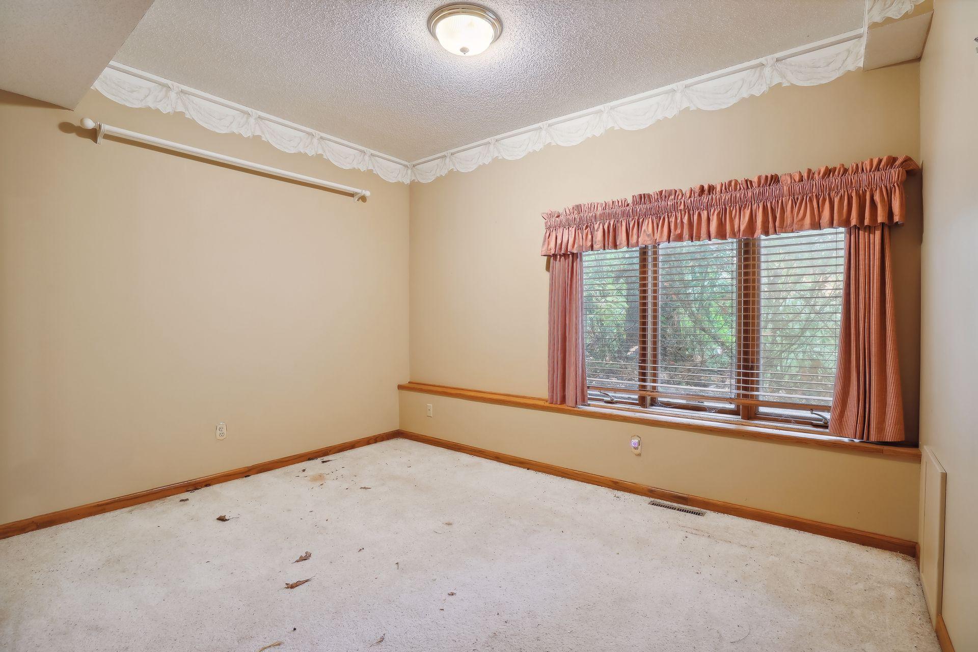 5480 Maple Ridge Court