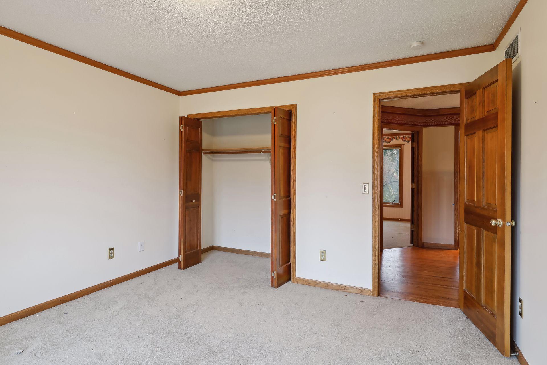 5480 Maple Ridge Court