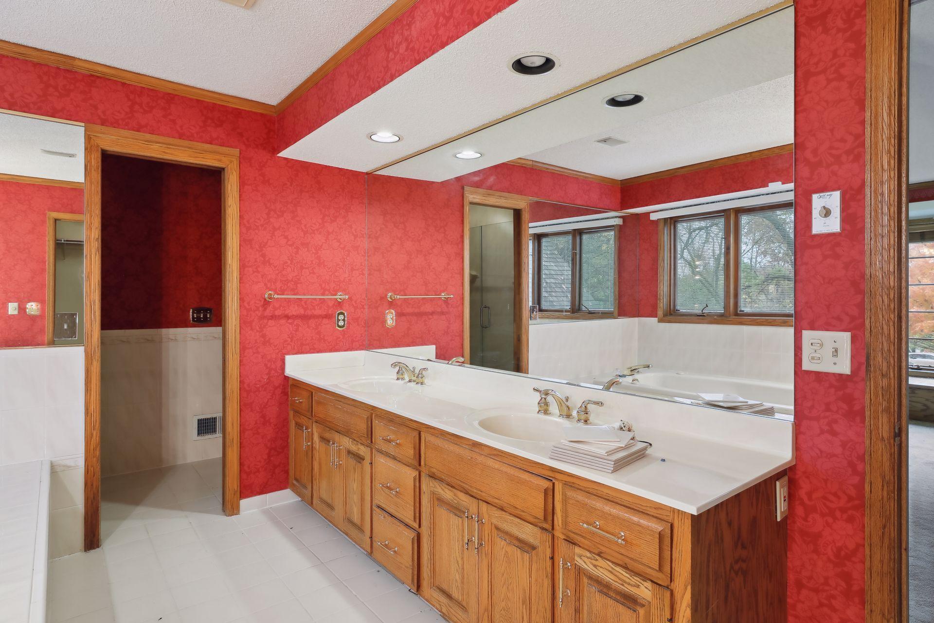 5480 Maple Ridge Court