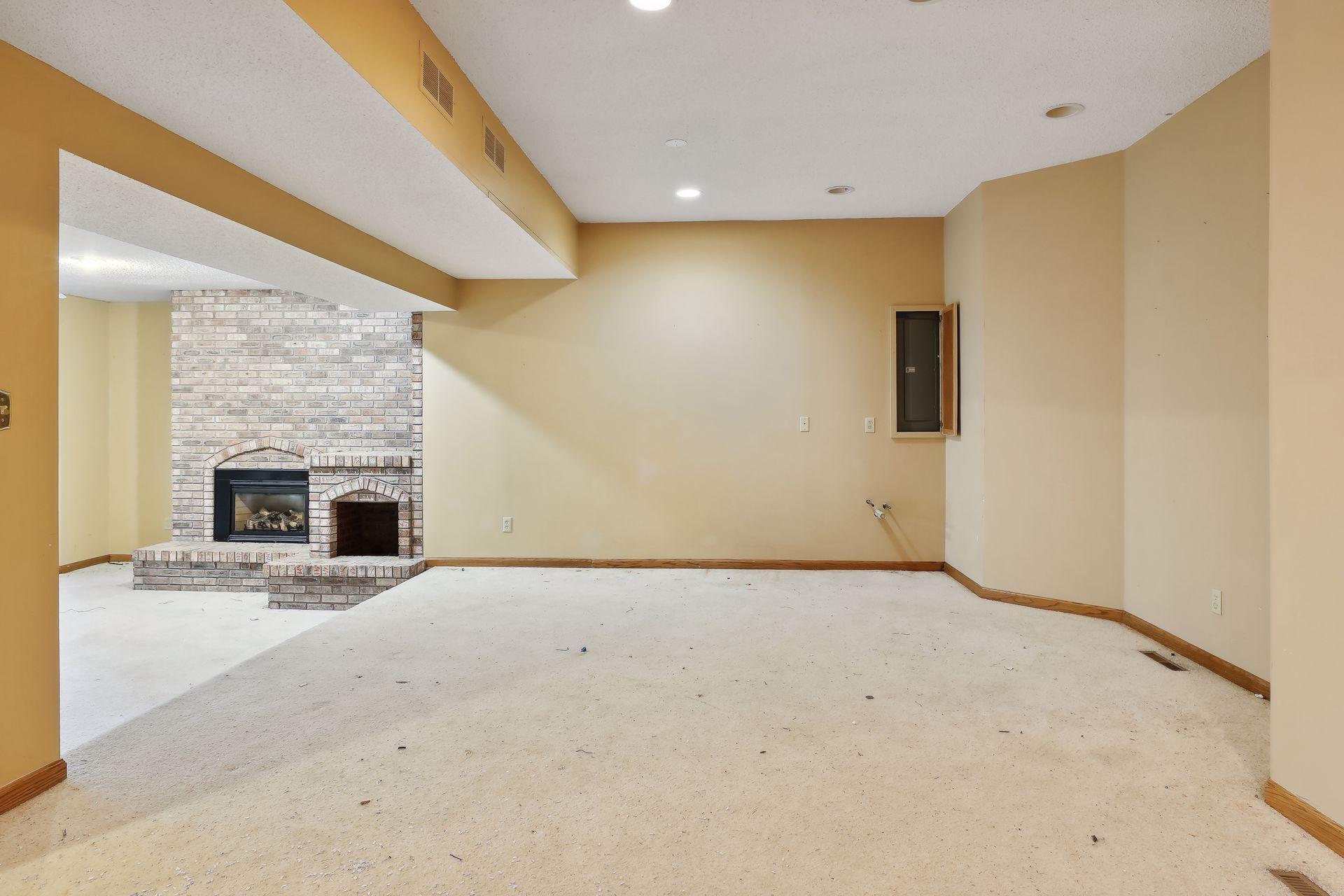5480 Maple Ridge Court