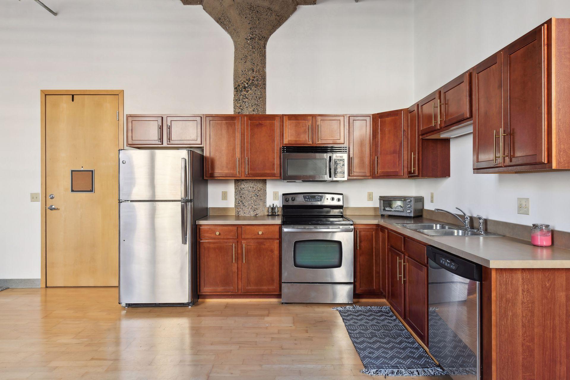 521 S 7th Street Unit: 402