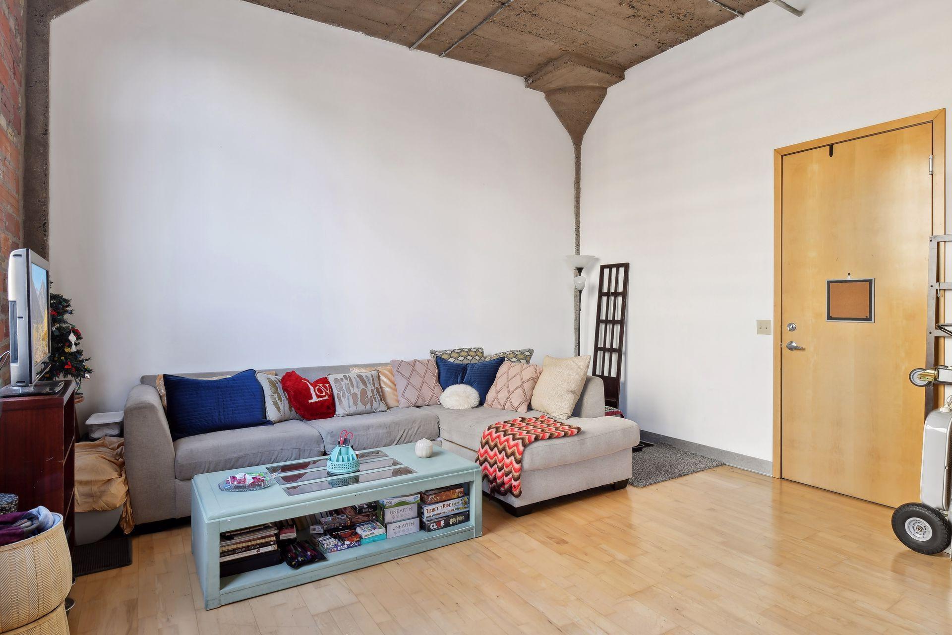 521 S 7th Street Unit: 402