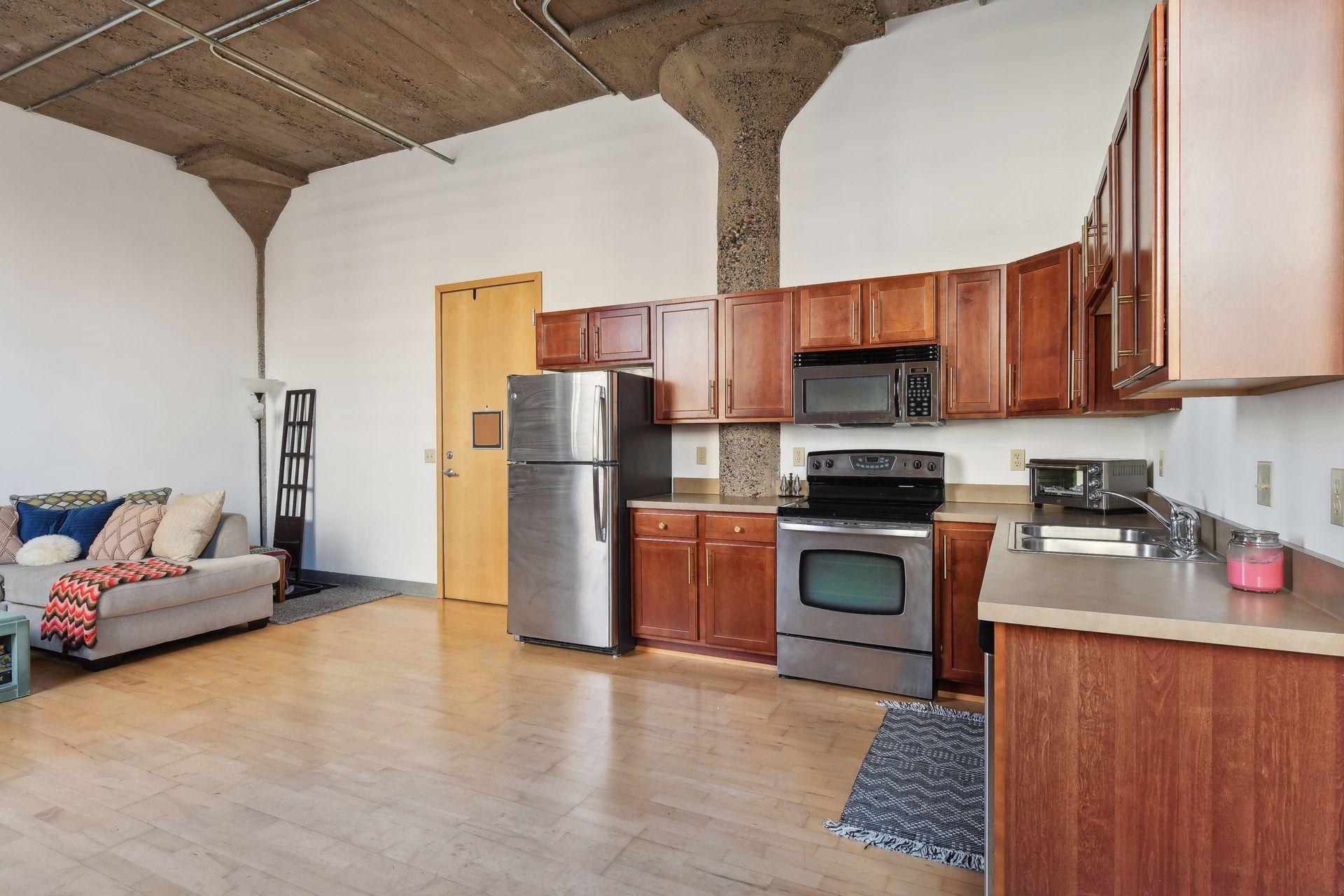 521 S 7th Street Unit: 402