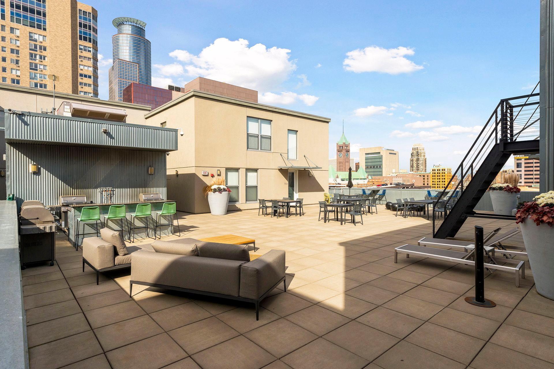 521 S 7th Street Unit: 402