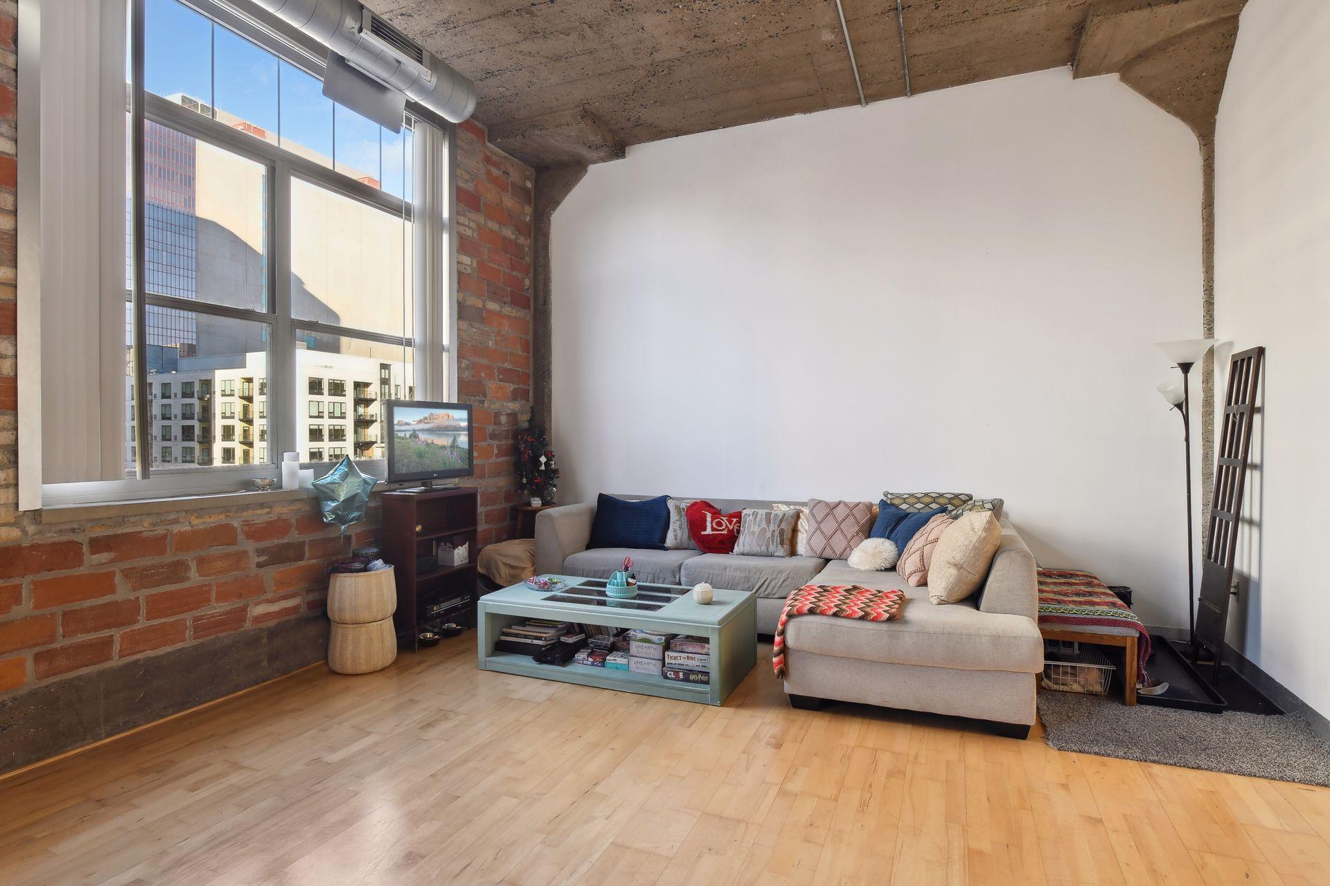521 S 7th Street Unit: 402