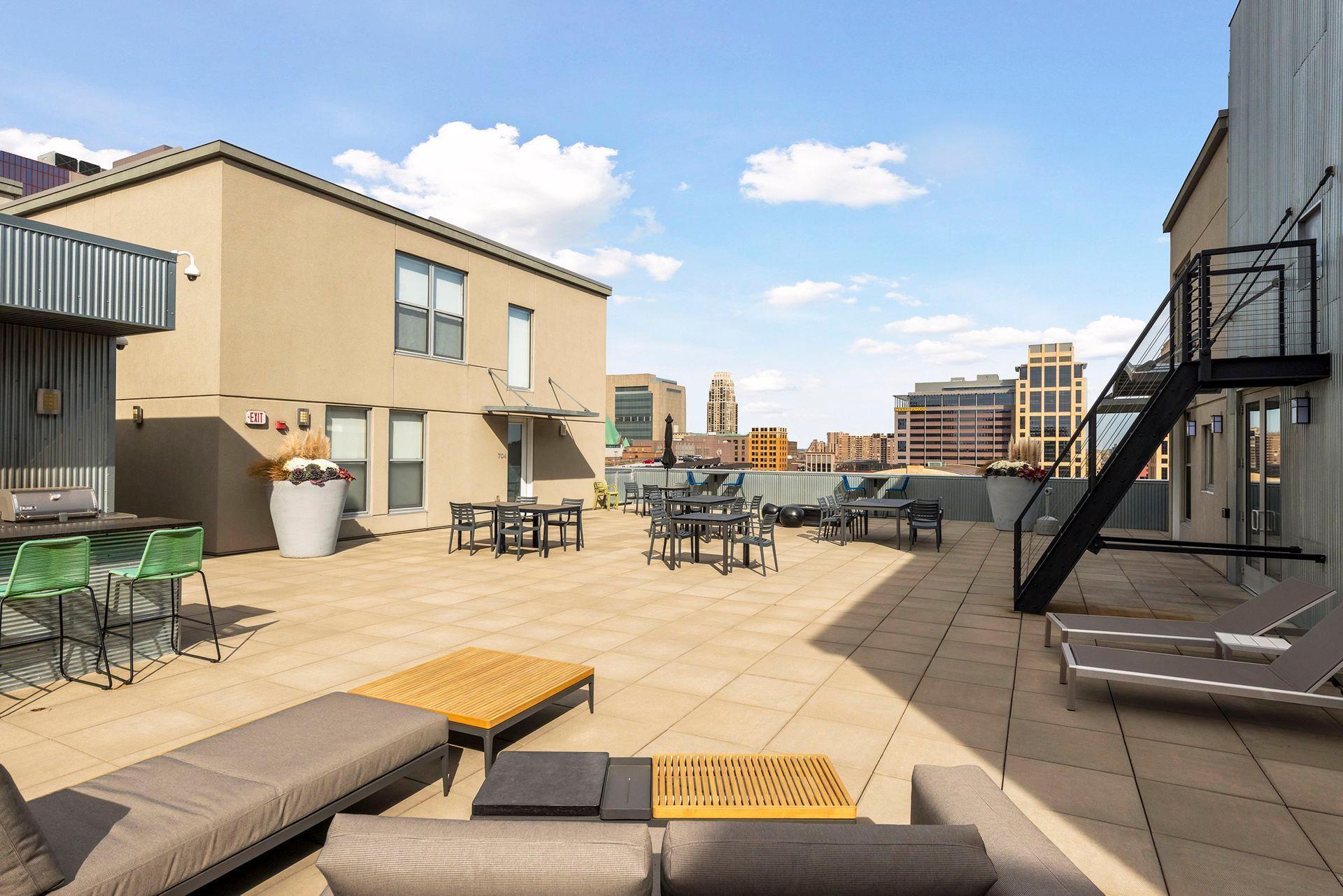 521 S 7th Street Unit: 402