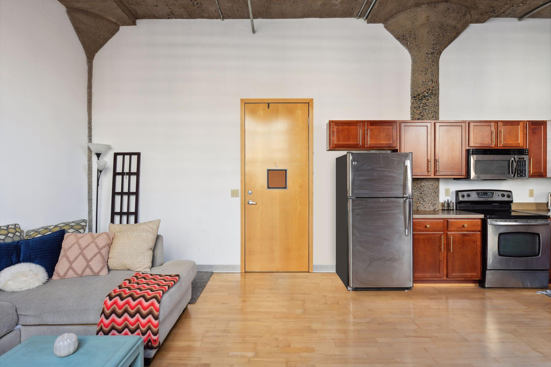 521 S 7th Street Unit: 402