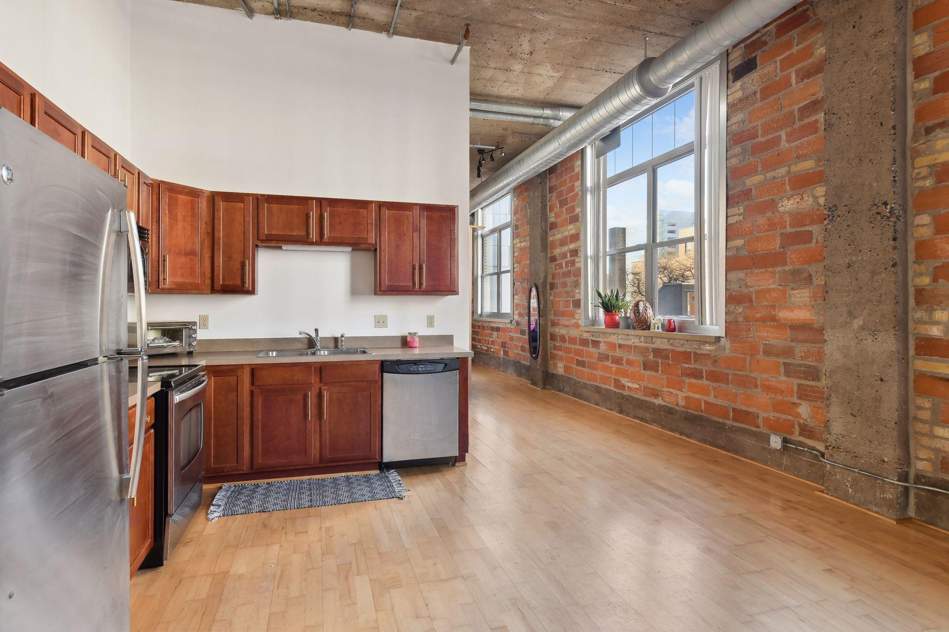 521 S 7th Street Unit: 402