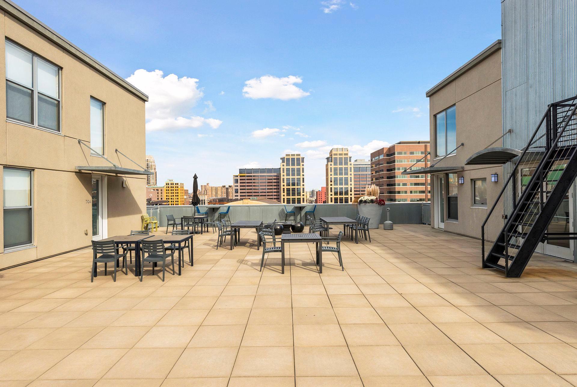 521 S 7th Street Unit: 402
