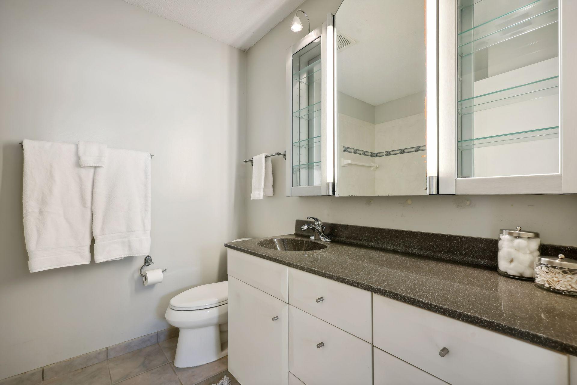 1925 Emerson Avenue S