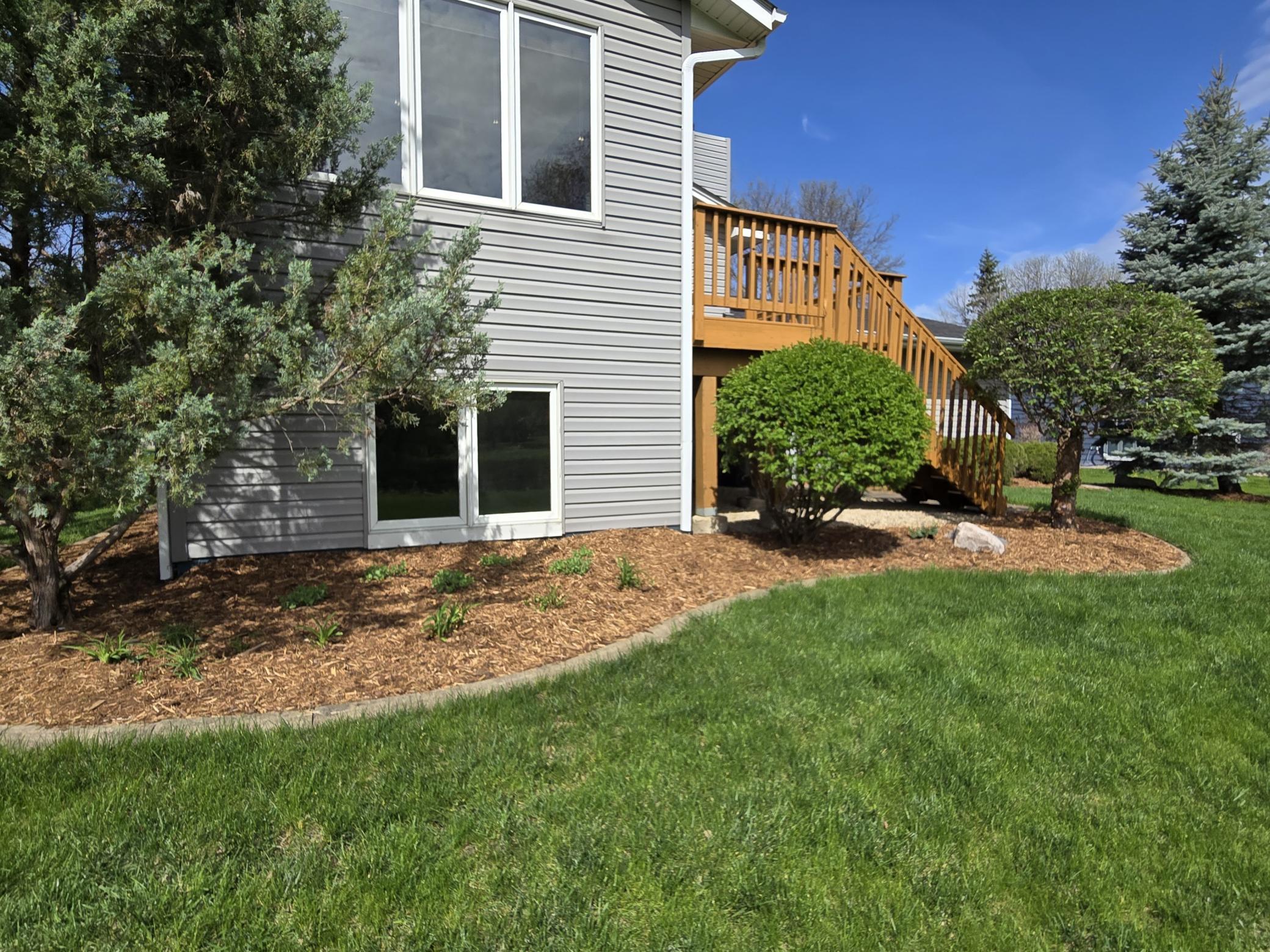 6911 Redwing Lane