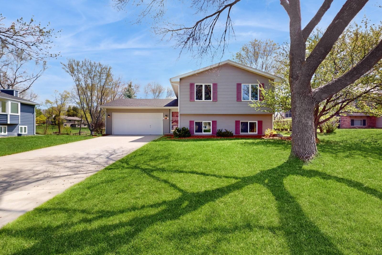 6911 Redwing Lane