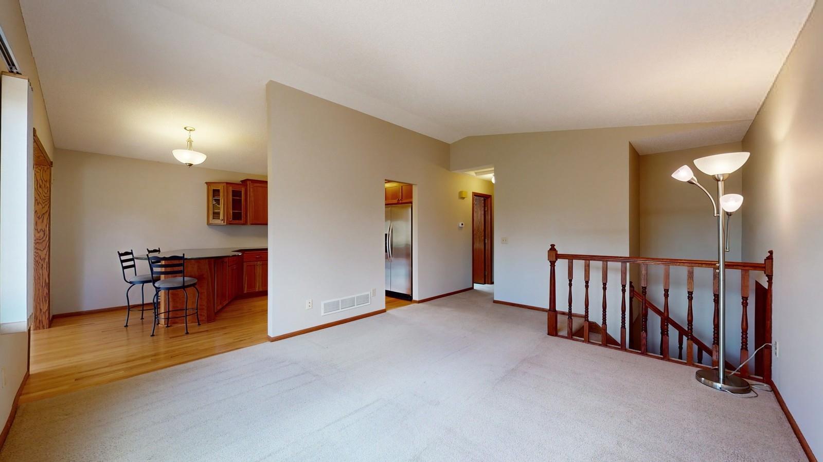 6911 Redwing Lane