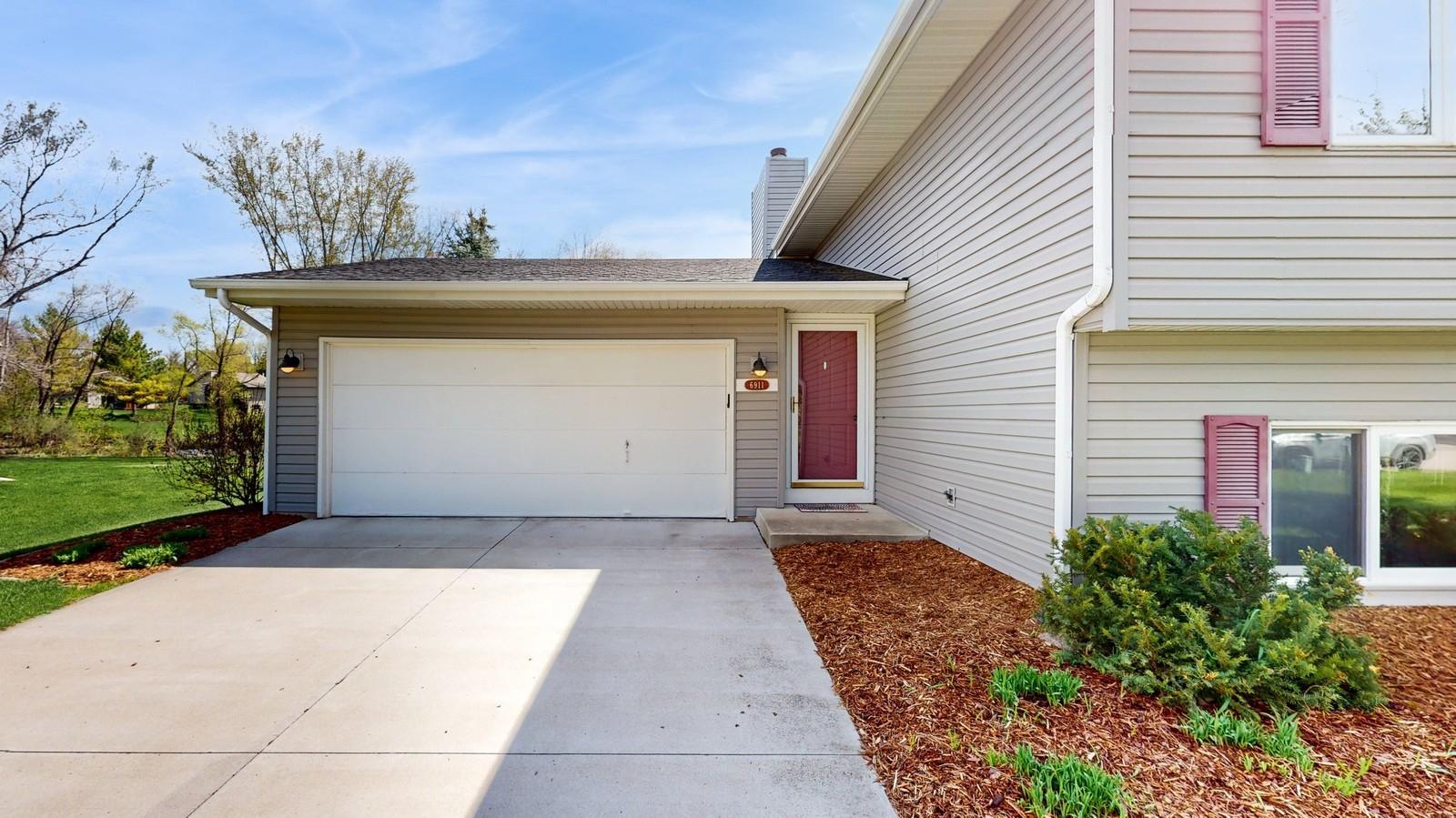 6911 Redwing Lane