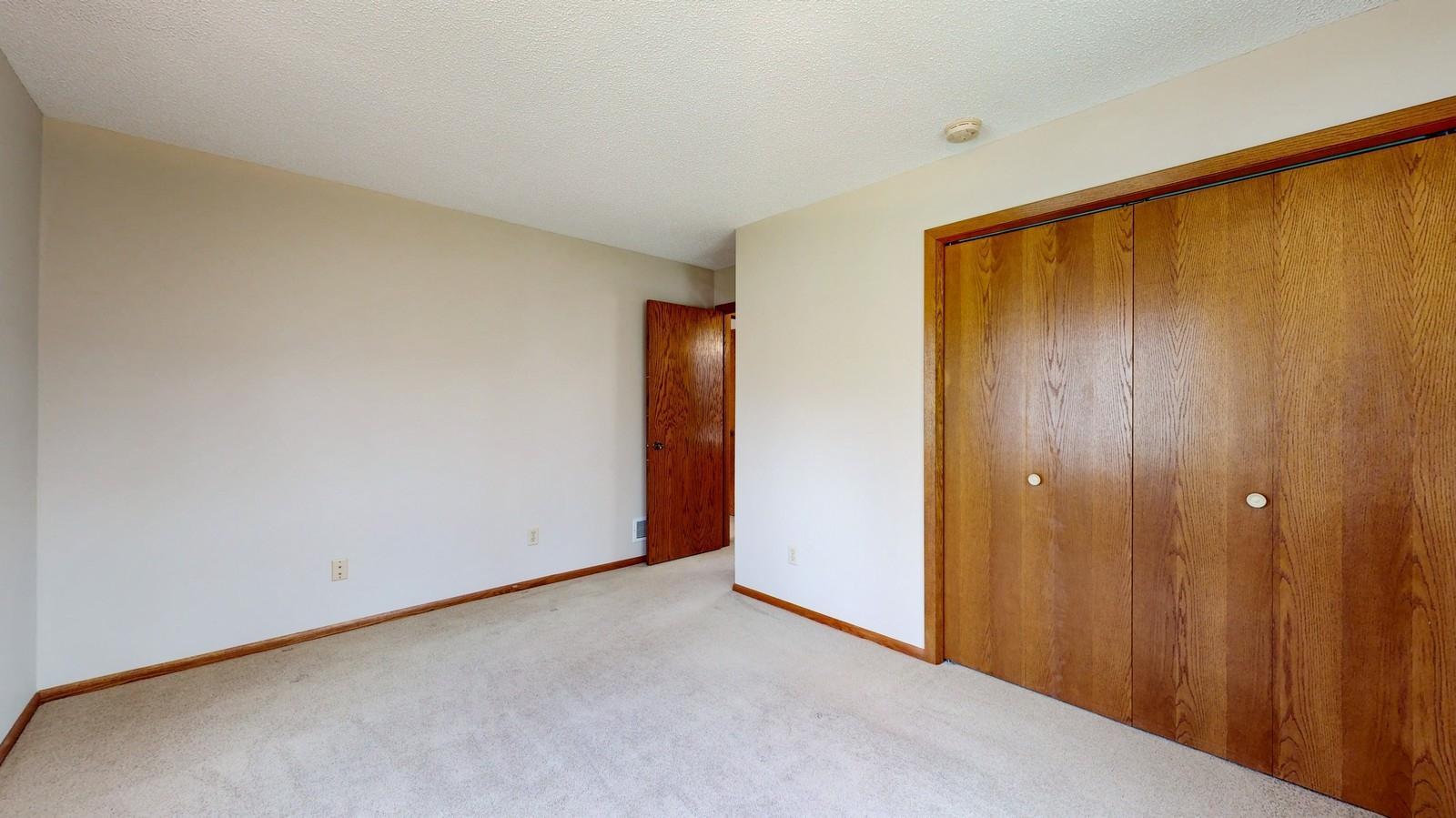 6911 Redwing Lane