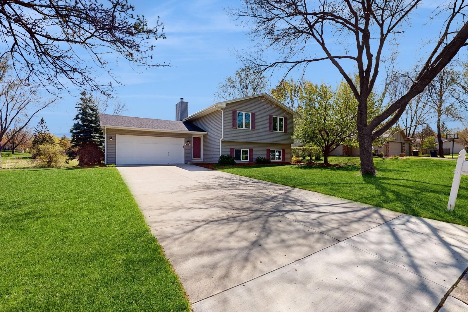 6911 Redwing Lane