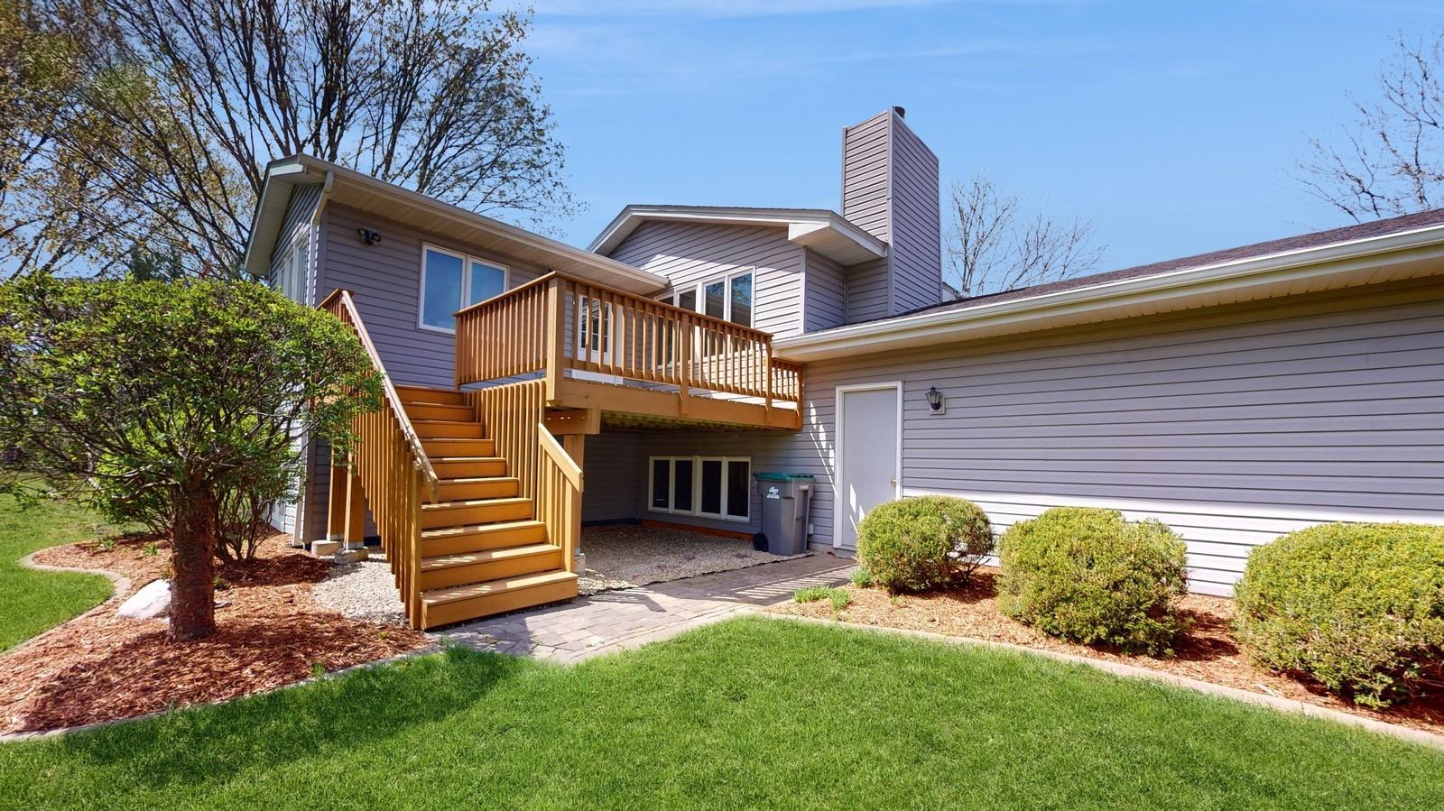 6911 Redwing Lane