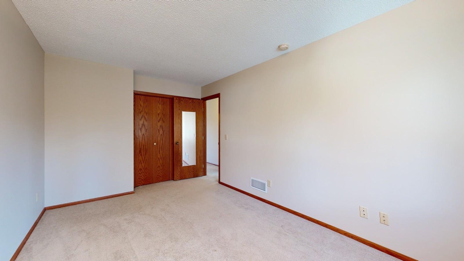 6911 Redwing Lane