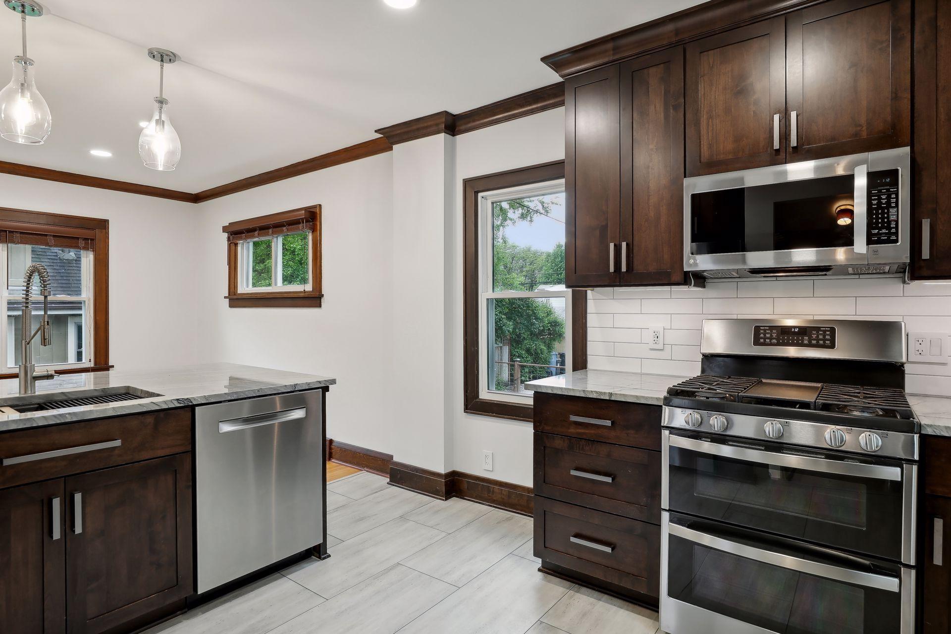 3242 Ulysses Street NE
