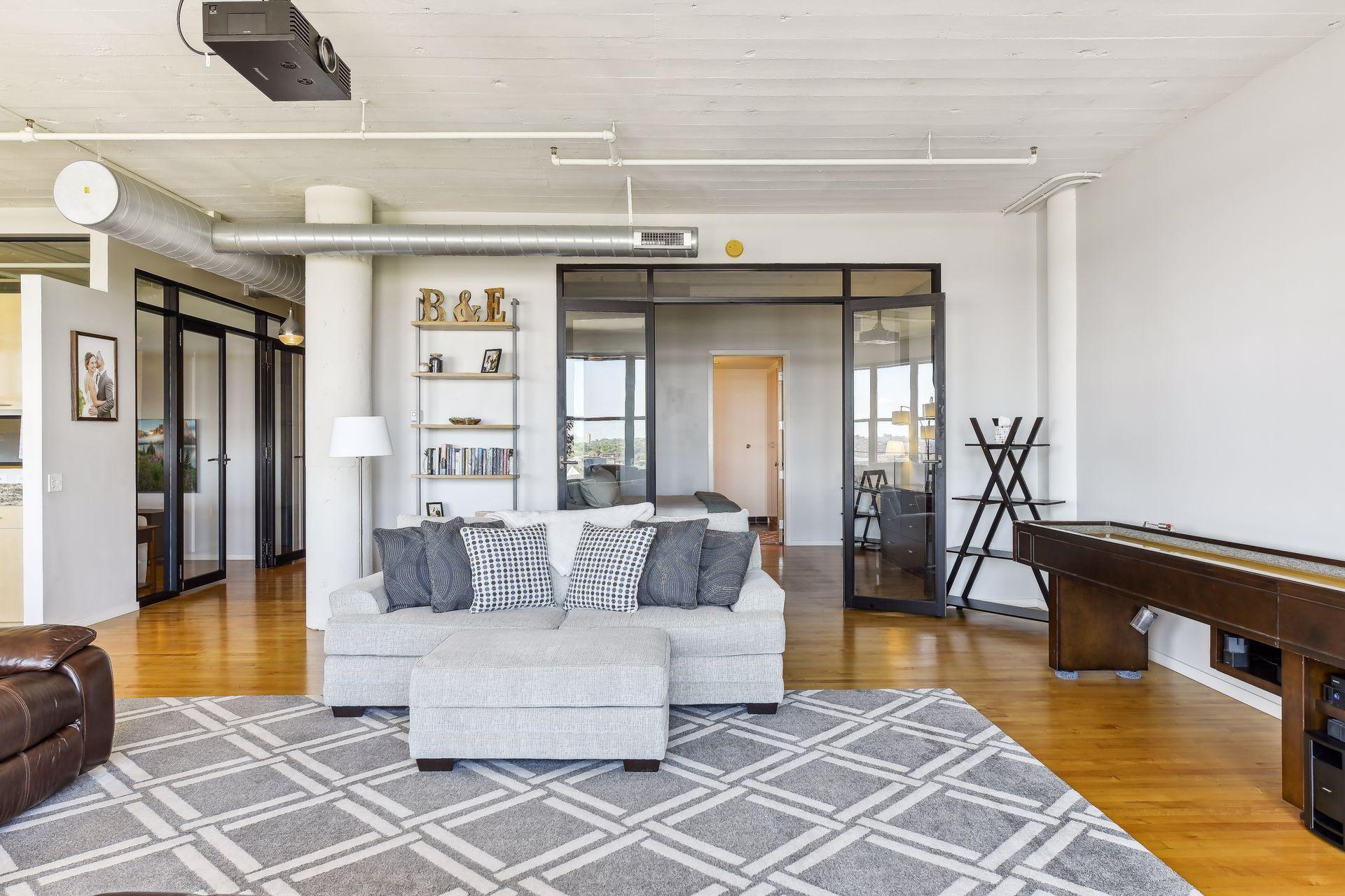 290 Market Street Unit: 808