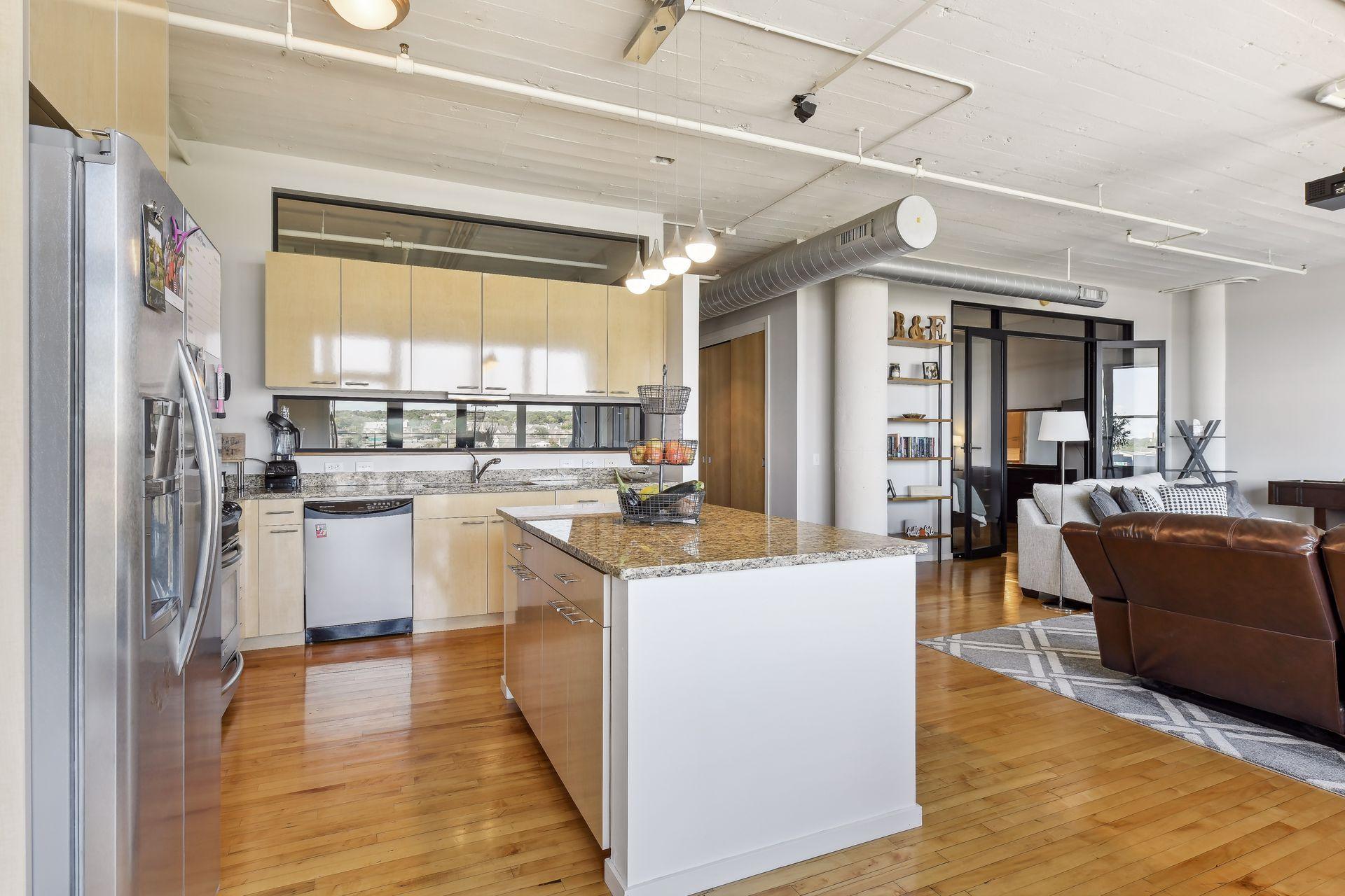 290 Market Street Unit: 808