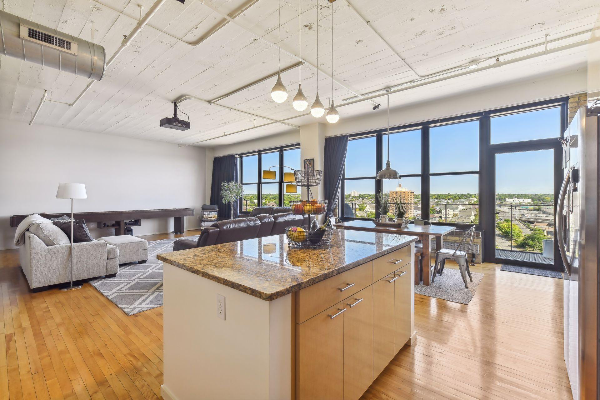 290 Market Street Unit: 808