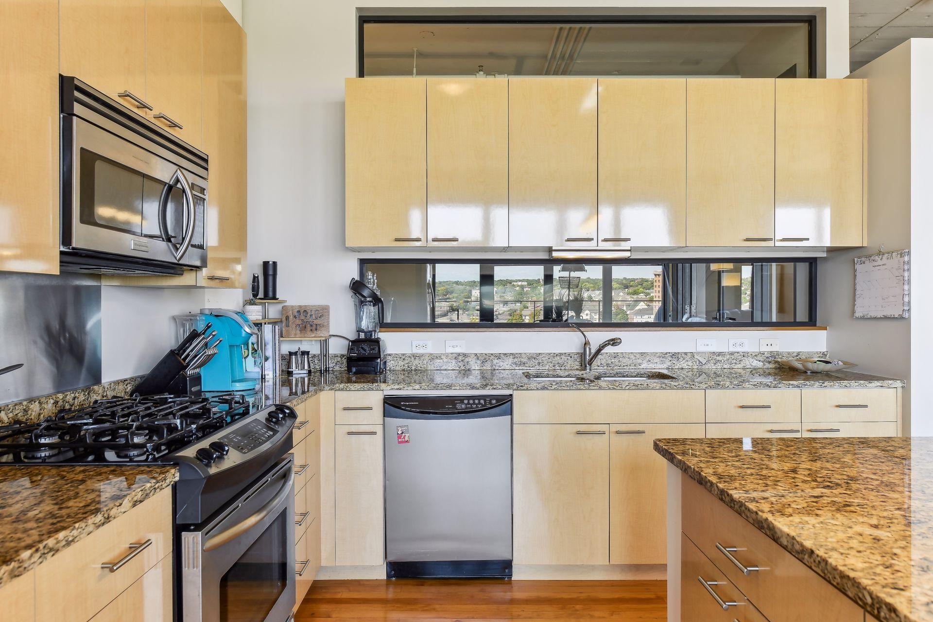 290 Market Street Unit: 808