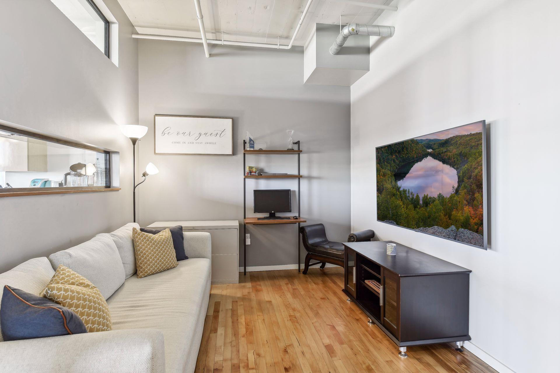290 Market Street Unit: 808