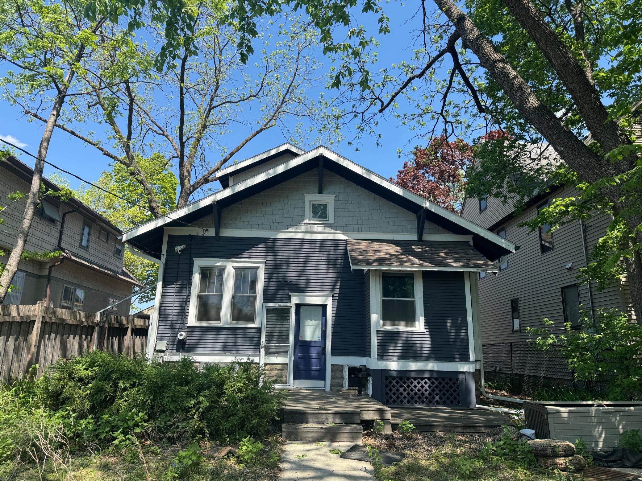 1264 Grand Avenue