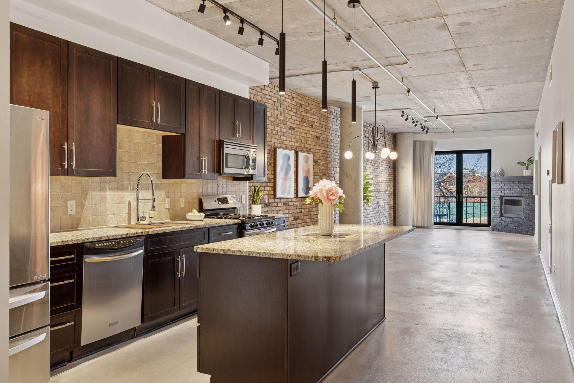 212 N 1st Street Unit: 112