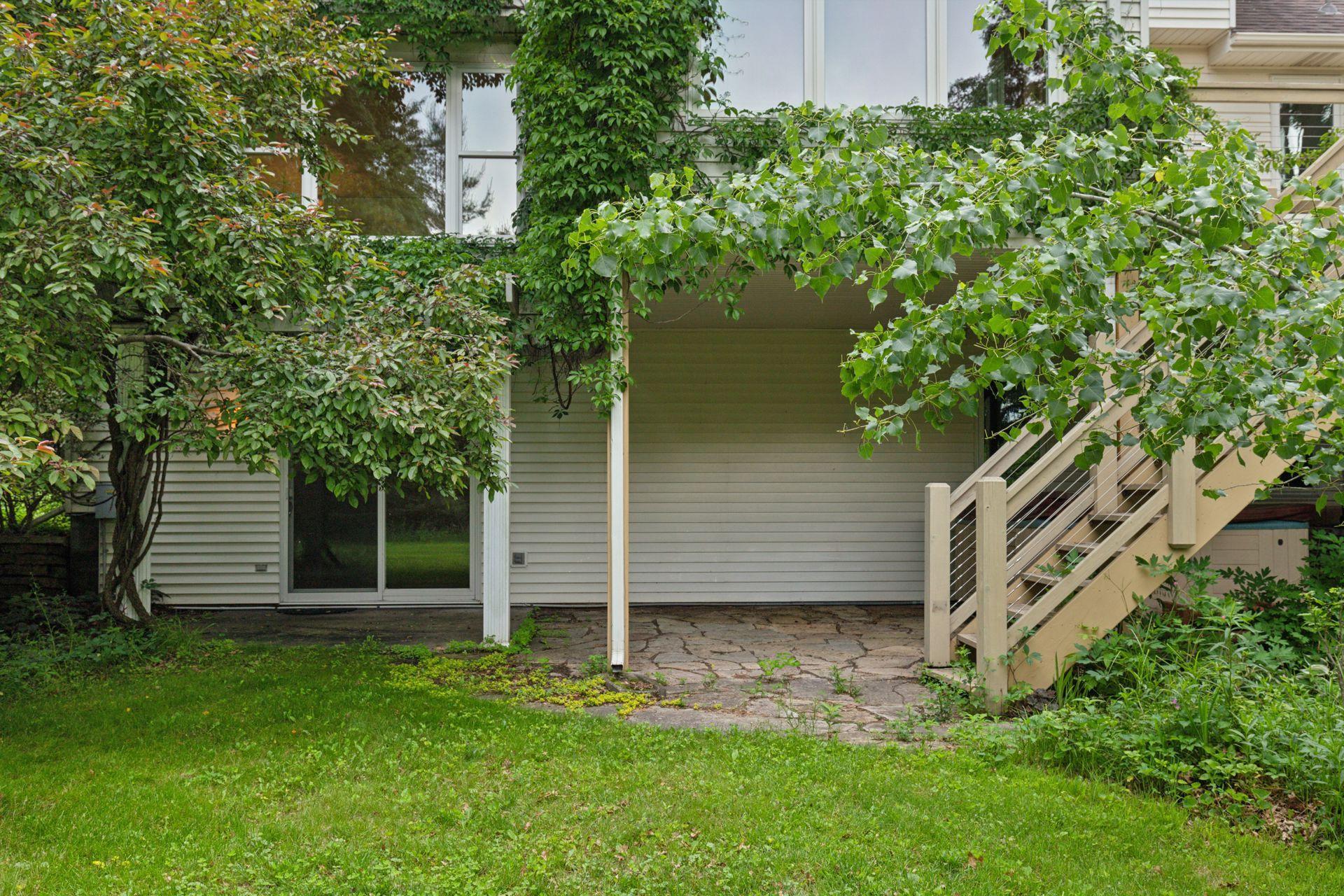 9568 57th Street N