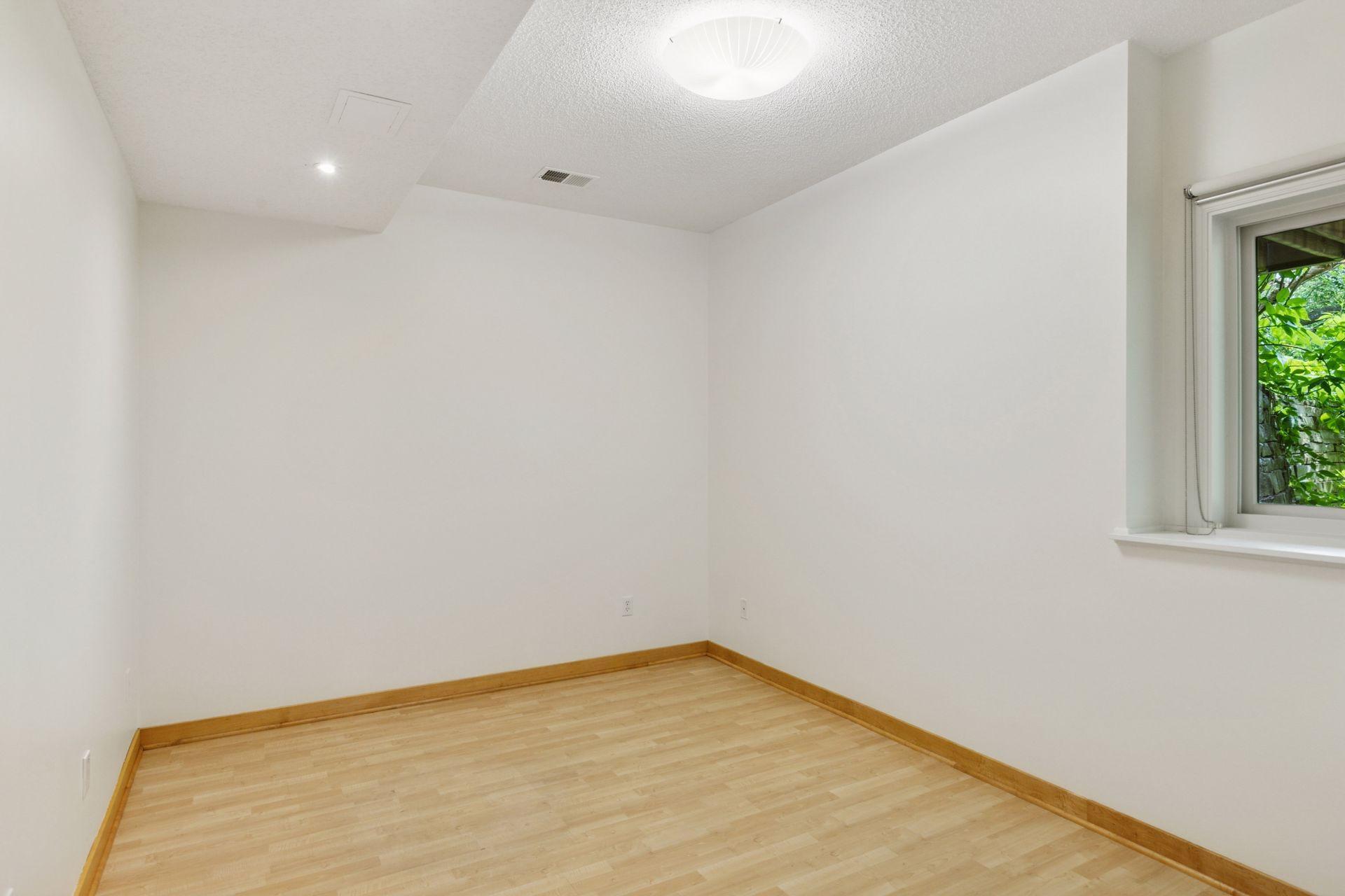 9568 57th Street N