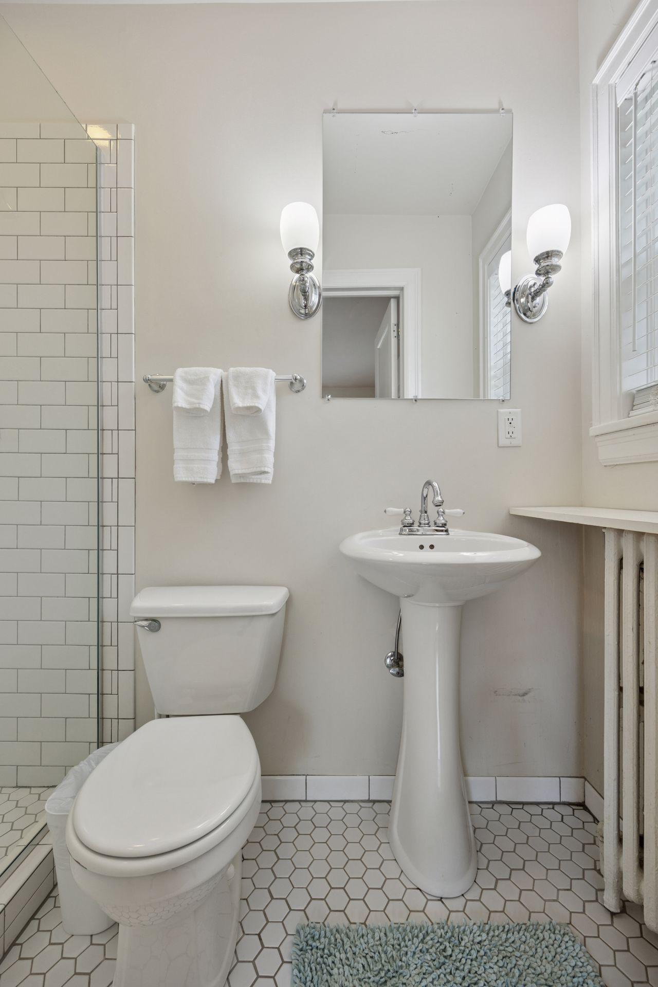 1785 Dupont Avenue S