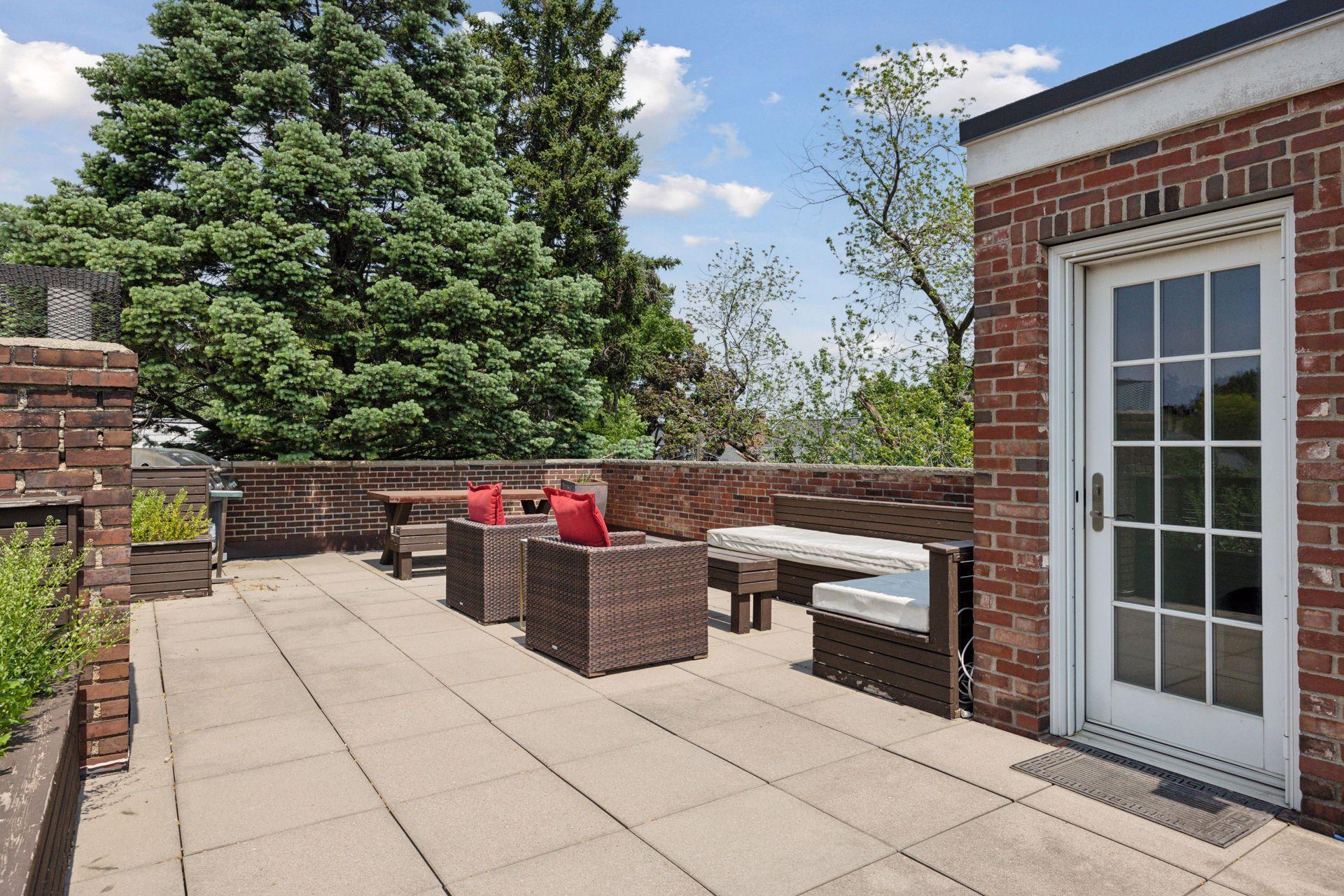 1785 Dupont Avenue S