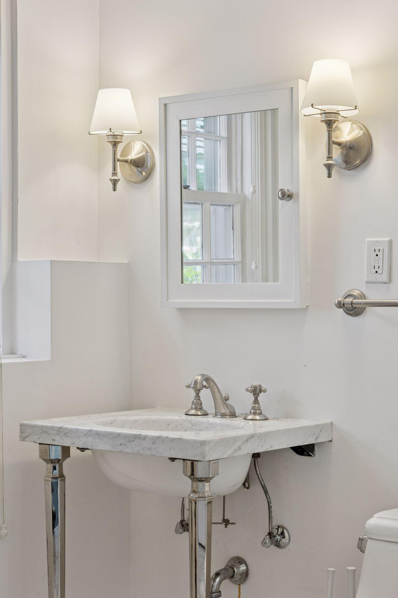 1785 Dupont Avenue S