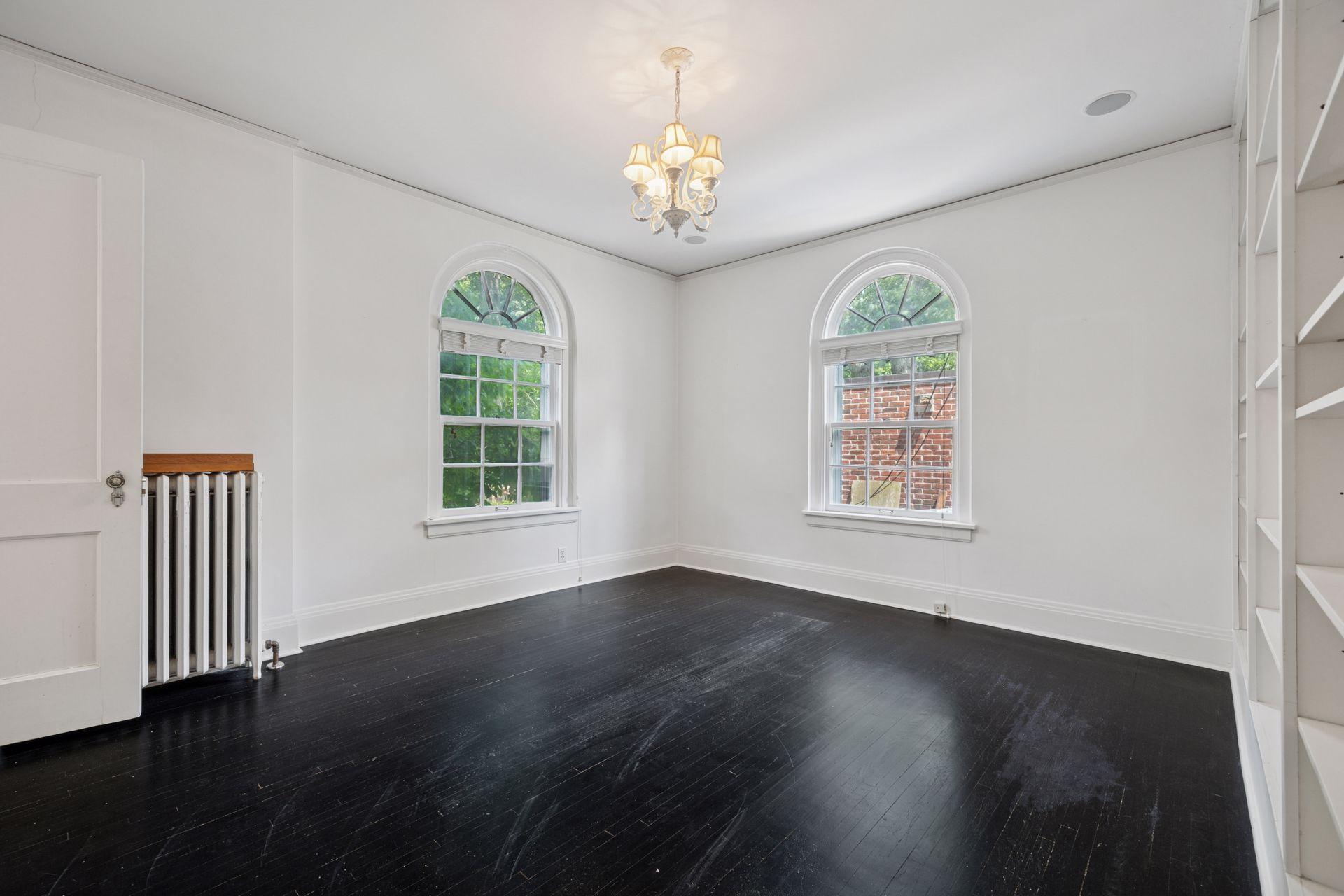 1785 Dupont Avenue S