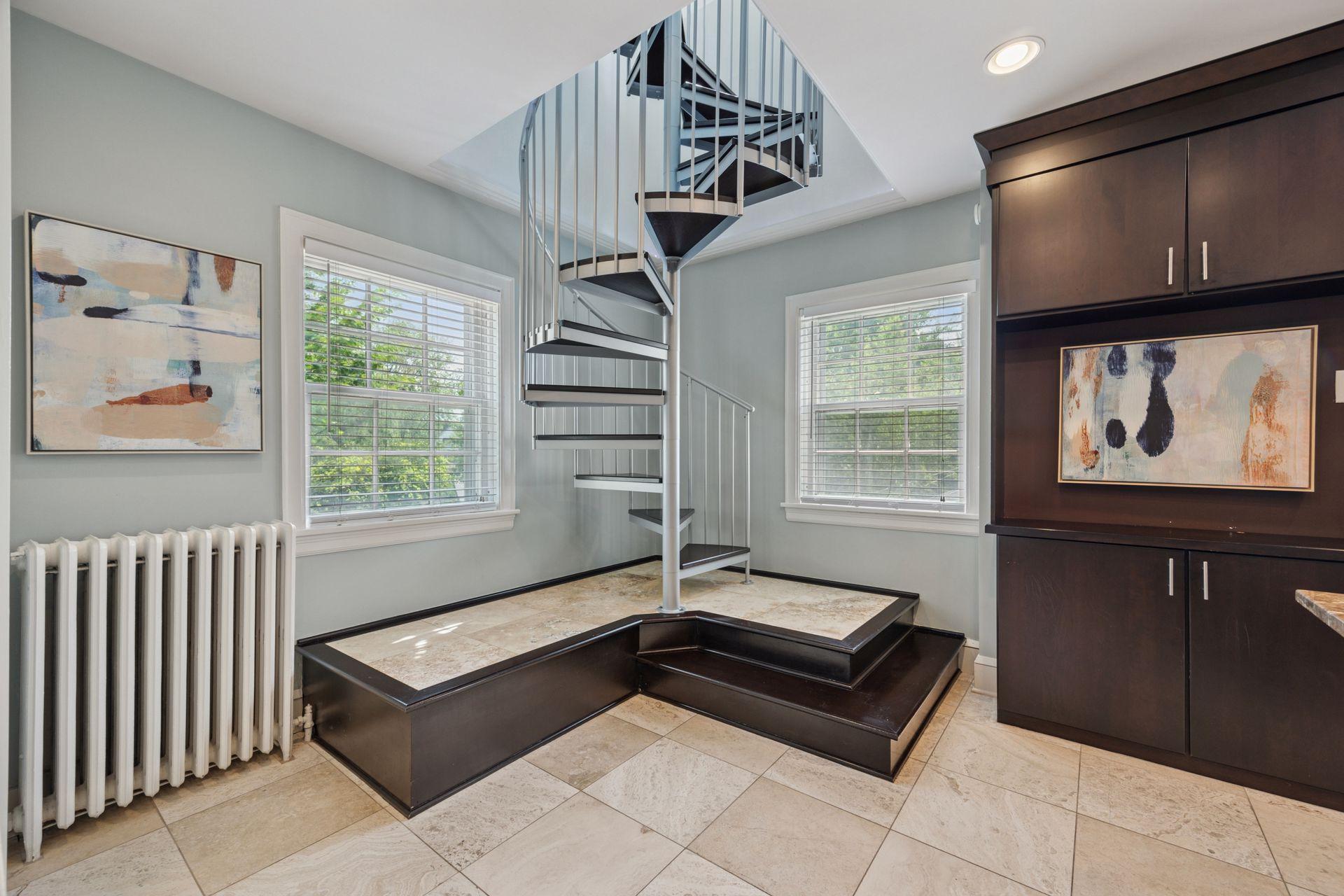 1785 Dupont Avenue S