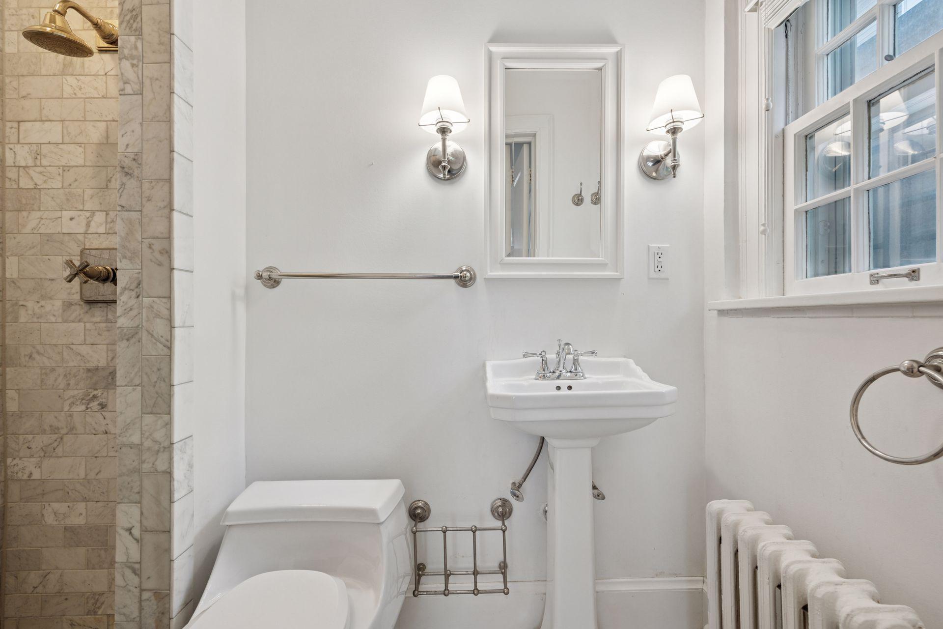 1785 Dupont Avenue S