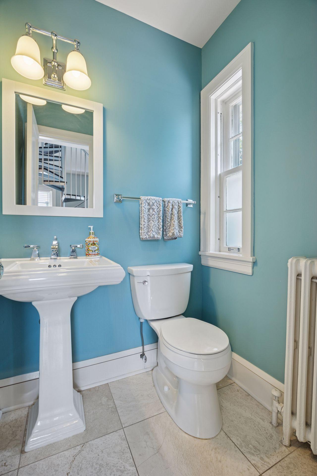 1785 Dupont Avenue S