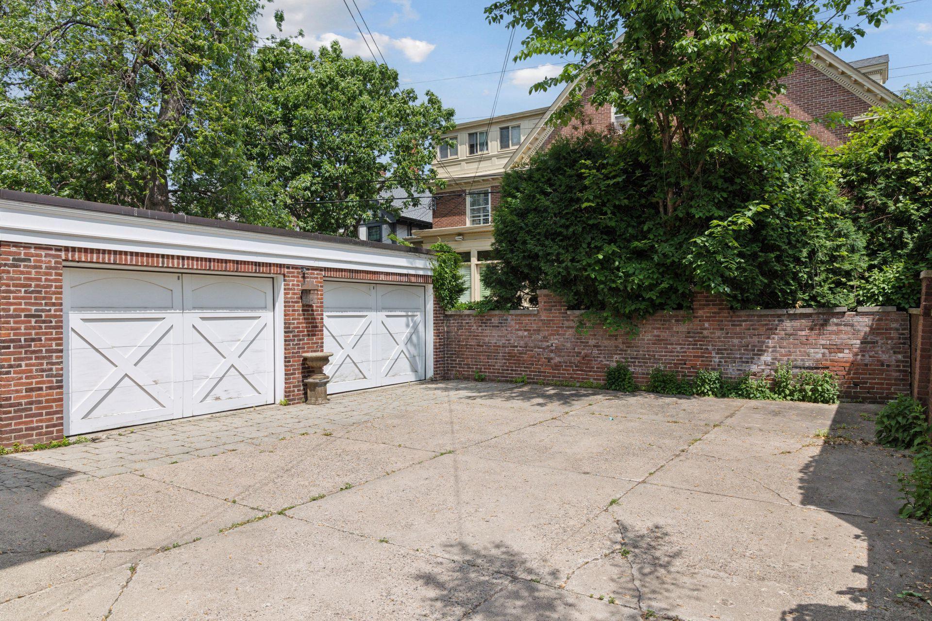 1785 Dupont Avenue S